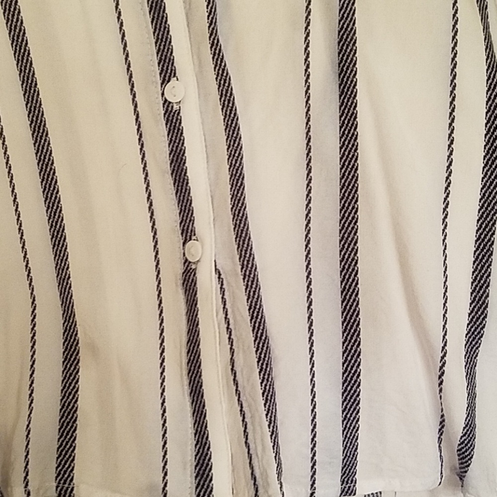 High Low Button Down - Picture 4 of 4